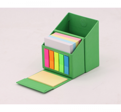 Светло зелено картонено кубче